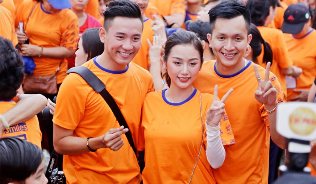 Cách chọn đồng phục áo thun cho nam giới