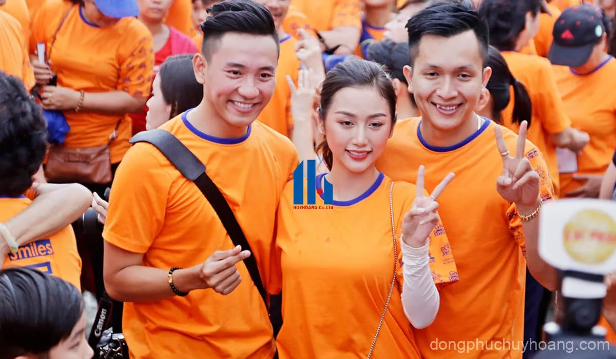 Cách chọn đồng phục áo thun cho nam giới