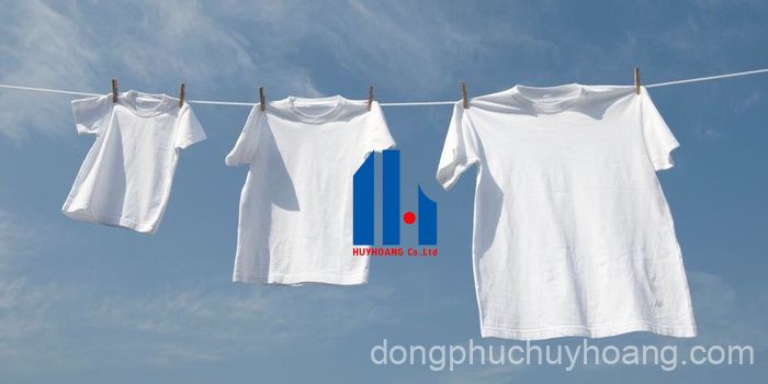 Mẹo xử lý nhanh các vết bẩn dính trên đồng phục