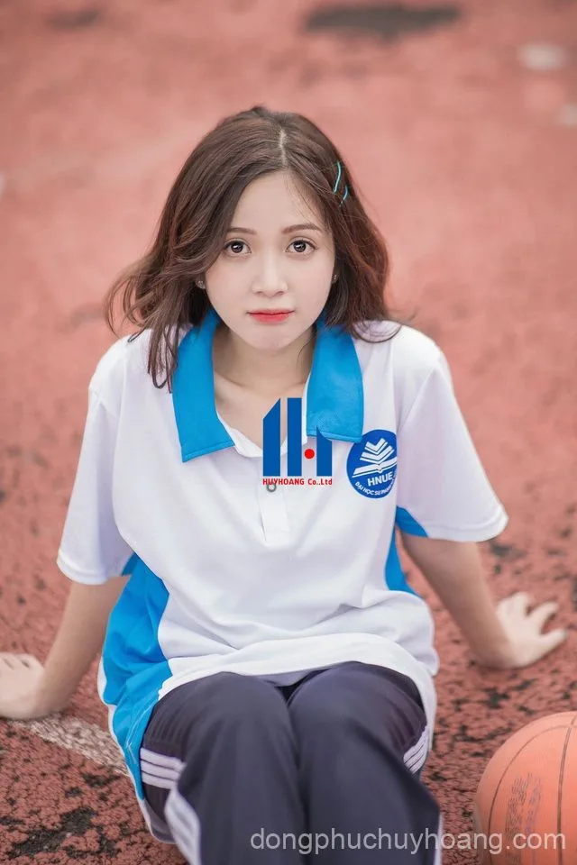 Áo đồng phục thể dục có cổ