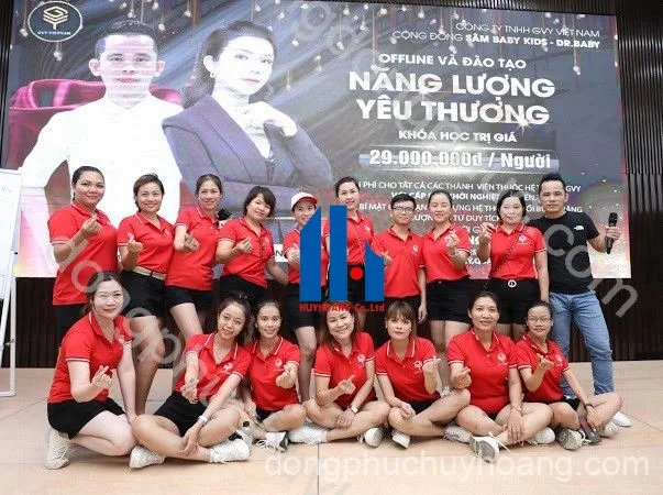 Áo thun đồng phục Huy Hoàng tới tay khách hàng