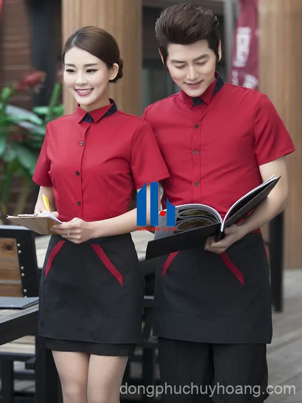 Đồng phục nhân viên phục vụ gọn gàng, chỉn chu
