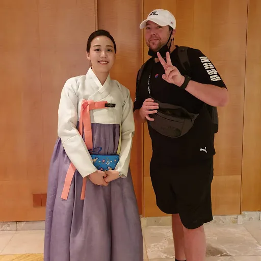 Hanbok - đồng phục nhà hàng Hàn Quốc truyền thống