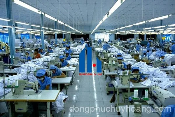 Xưởng may đồng phục công ty Huy Hoàng với chất lượng tốt nhất