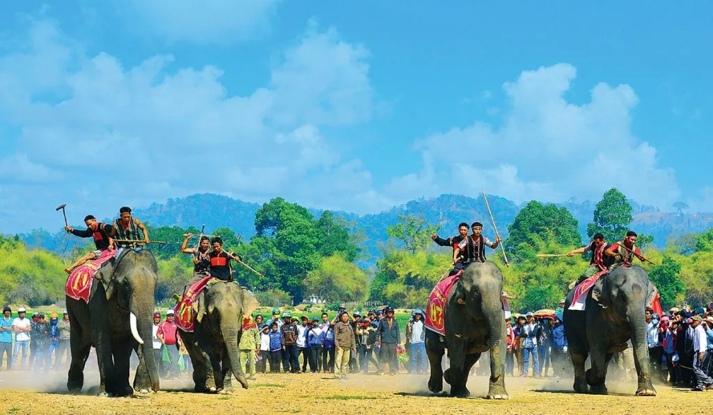 in áo thun đồng phục Tây Nguyên