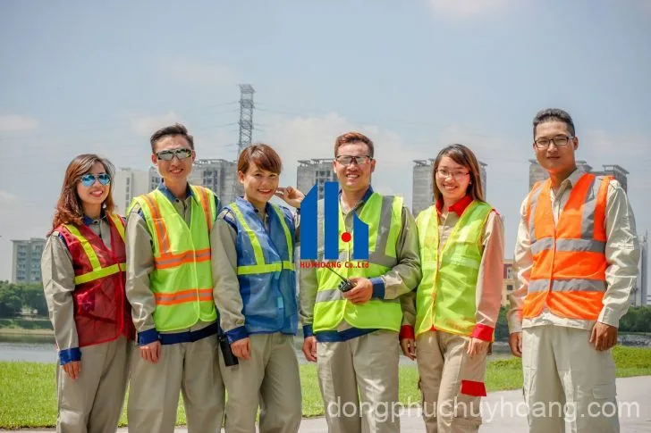 May đồng phục công nhân kỹ thuật với thiết kế riêng