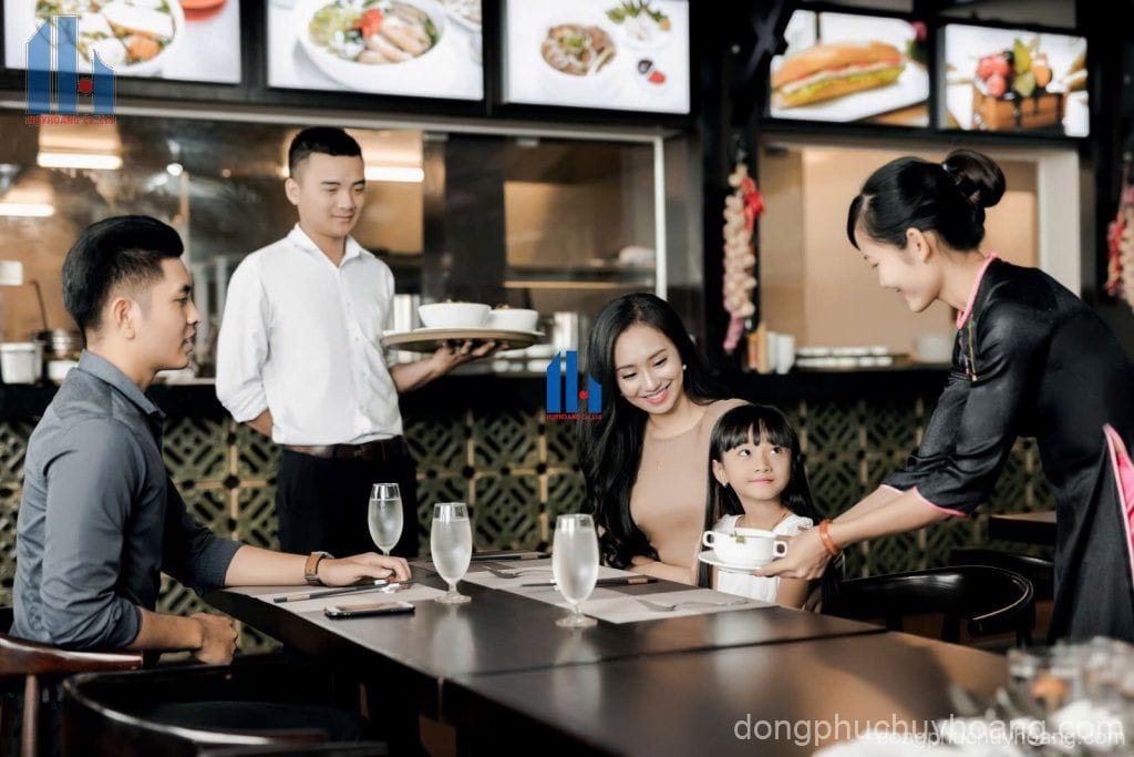 Chọn Đồng Phục Nhân Viên Nhà Hàng 2025