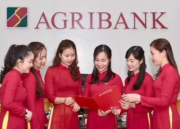Đồng Phục Agribank Áo Dài Đỏ Truyền Thống