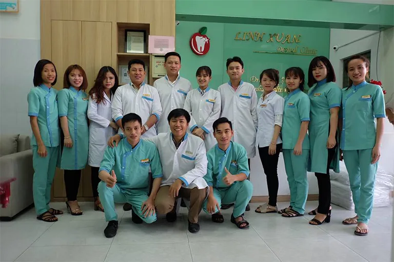Nha khoa Linh Xuân đồng phục