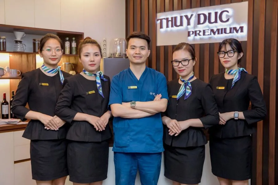 Trang phục nha khoa Thúy Đức