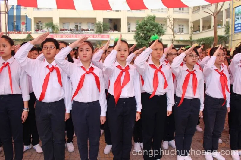 Phối Khăn Quàng Trong Phong Cách Mặc Đồng Phục Của Học Sinh