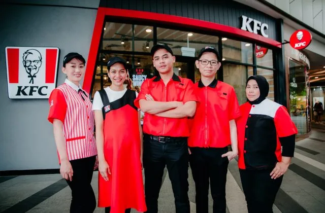 Bộ sưu tập đồng phục nhà hàng đẹp mắt của KFC Singapore
