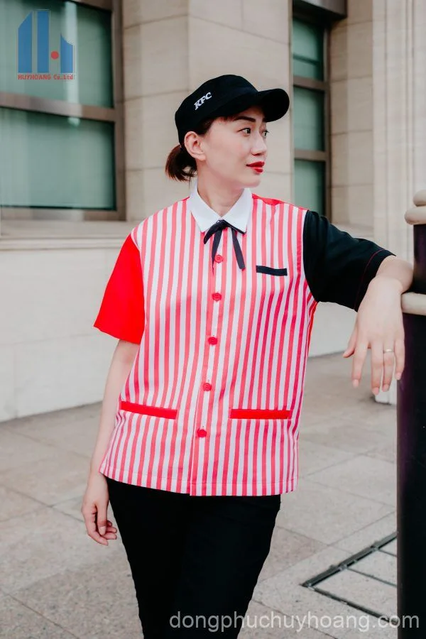 Đồng phục nhân viên phục vụ tại nhà hàng KFC