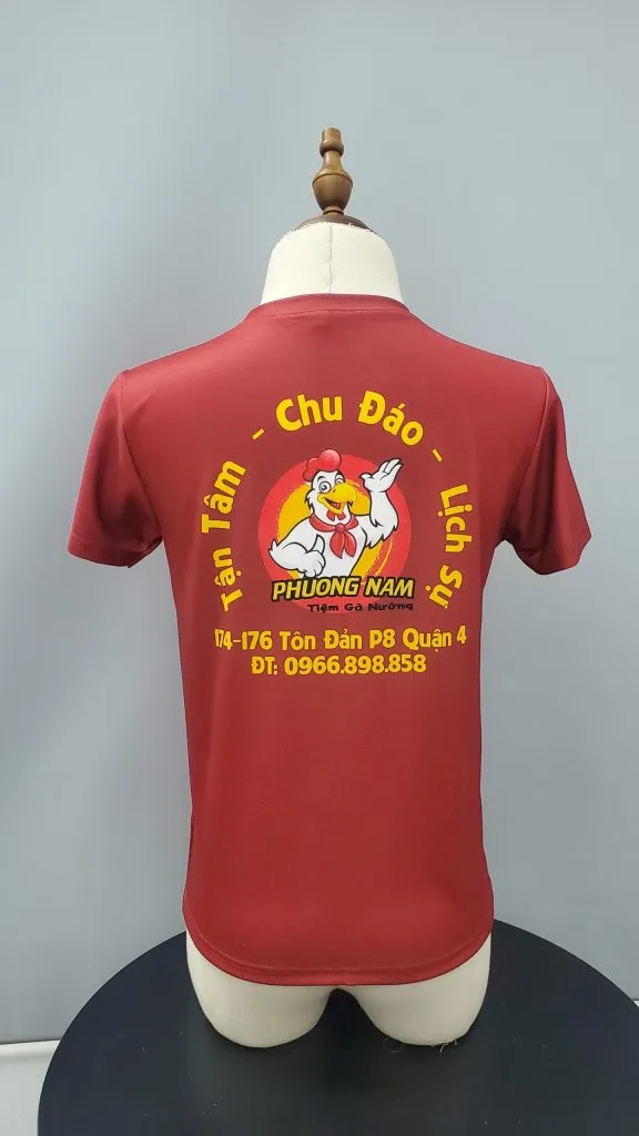 Mẫu Áo Thun Đồng Phục Màu Đỏ Hoàn Hảo Cho Tiệm Gà Nướng