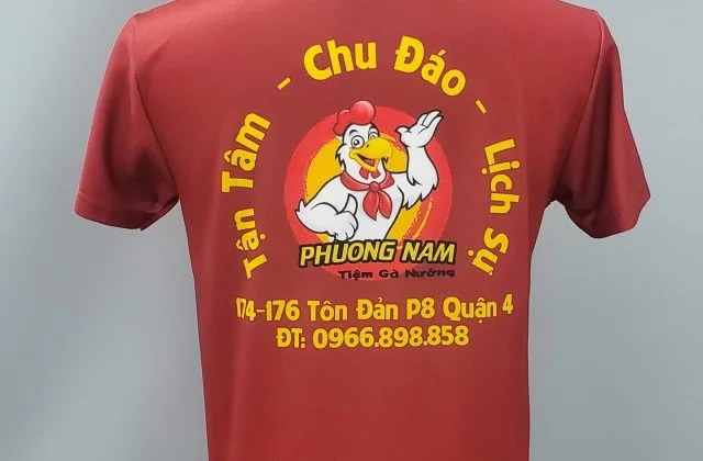 Mẫu Áo Thun Đồng Phục Màu Đỏ Hoàn Hảo Cho Tiệm Gà Nướng