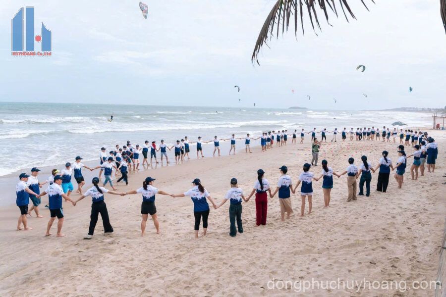 site:https://dongphuchuyhoang.com/ phối đồ teambuilding