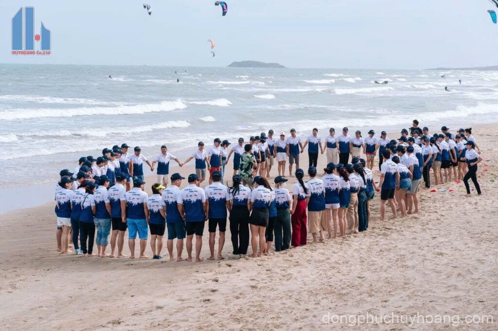 site:https://dongphuchuyhoang.com/ phối đồ teambuilding